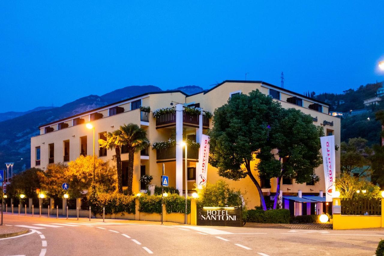 Hotel Santoni Freelosophy *** Torbole Sul Garda Extérieur photo